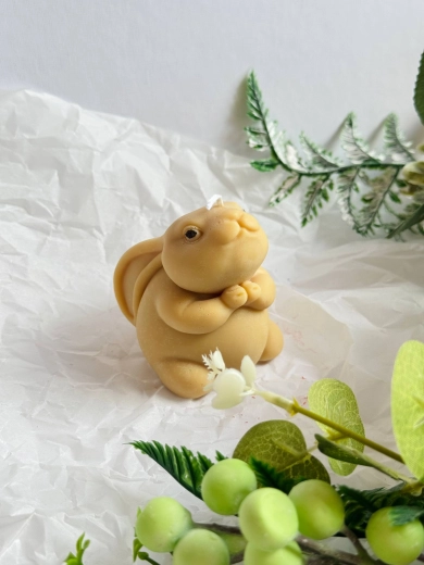 Ručně vyráběná sojová svíčka – zajíc