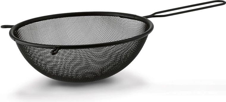 Černý kovový cedník 20 cm