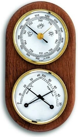 TFA analogová meteostanice z dubového dřeva