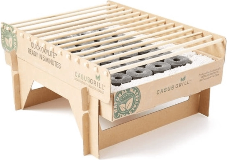 Ekologický jednorázový gril CASUSGRILL z přírodních materiálů