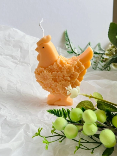 Ručně vyráběná sójová svíčka Slepička