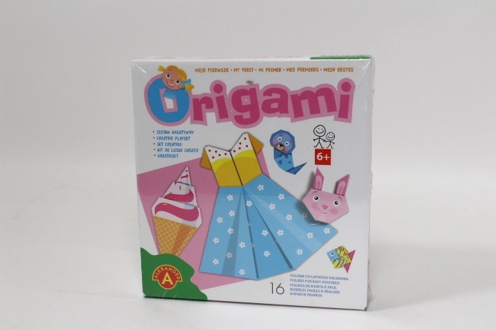 Alexander Moje první origami – šaty