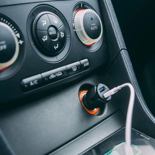 Adaptér do autozapalovače se 2 USB porty, 2,4 A, černý