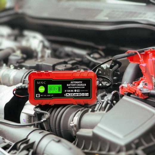 Automatická nabíječka autobaterií 6 V/12 V, 2 A/4 A