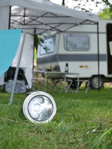 Nabíjecí LED svítilna s USB‑C a bočním COB světlem 400 lm
