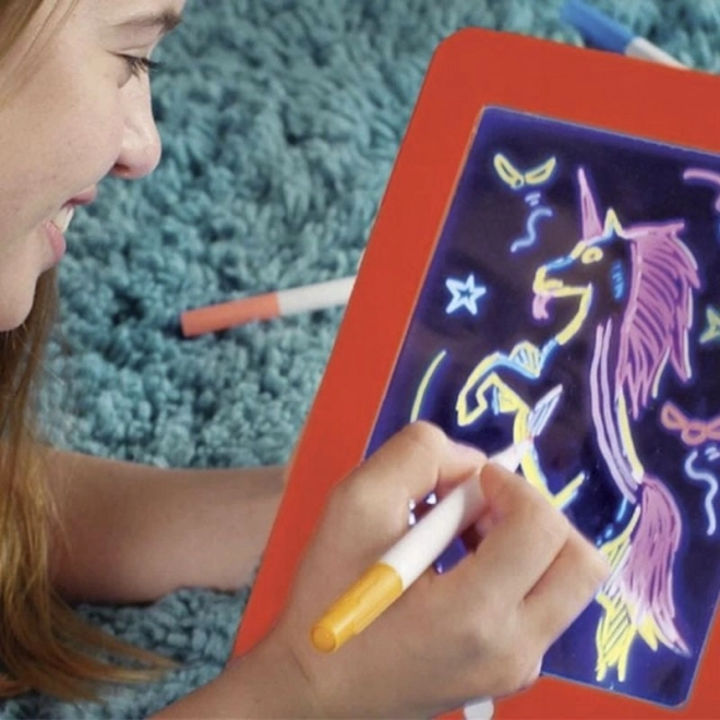 Magický 3D kreslicí tablet s LED podsvícením – červený
