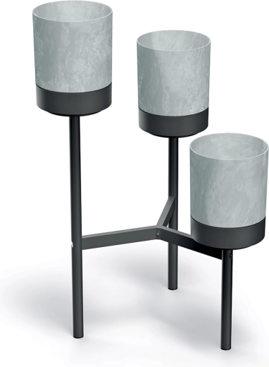 Třípatrový kovový stojan na květiny se šedými květináči 54 cm