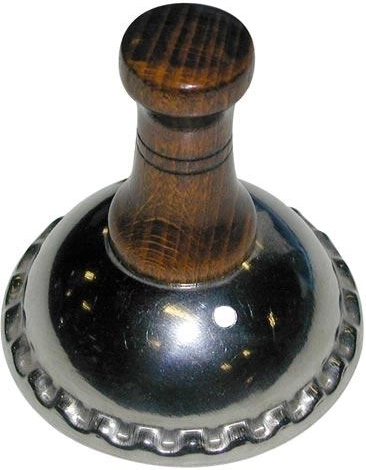 Tvořítko na koblihy z nerezu s dřevěnou rukojetí 7 cm