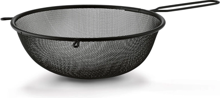 Černý kovový cedník s rukojetí 23 cm