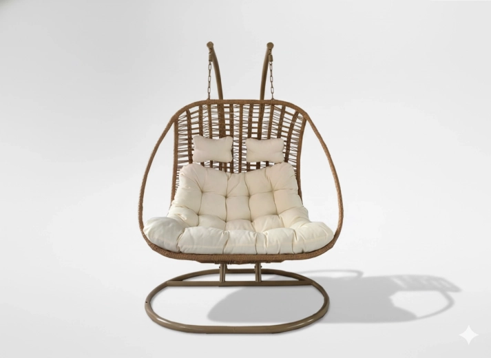 Závěsné dvojkřeslo Suri s krémovým polstrováním, přírodní rám