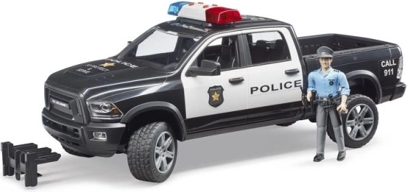 Bruder policejní terénní auto RAM s policistou