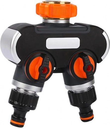Dvojitý rozdělovač na zahradní hadici se samostatnými uzávěry