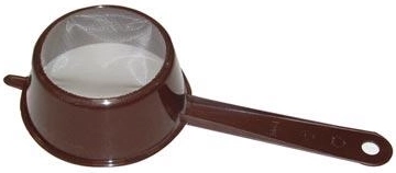 Plastový cedník s rukojetí 10 cm – mix barev