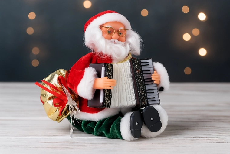 Hudební figurka Santa s akordeonem a LED, 25,5 cm