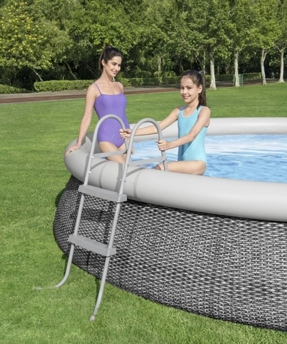 Bezpečný vstup a výstup z bazénu