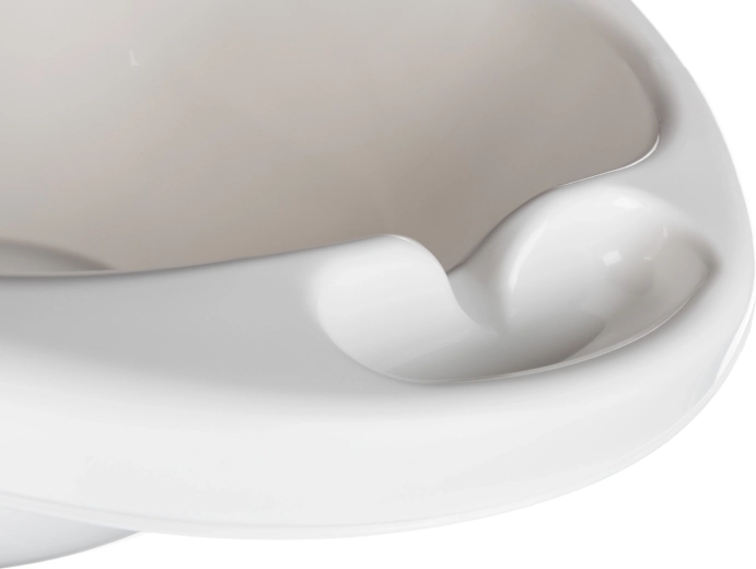 Praktické odkládací prohlubně