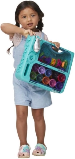 Více než 30 nástrojů a 10 kelímků