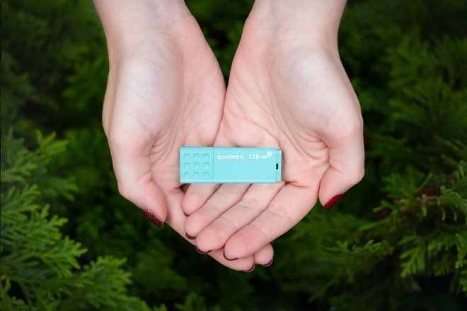 UME3 Care 16GB USB 3.0 paměťová karta