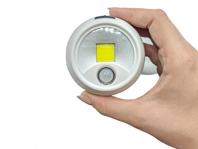 Bezdrátová LED lampa s pohybovým senzorem