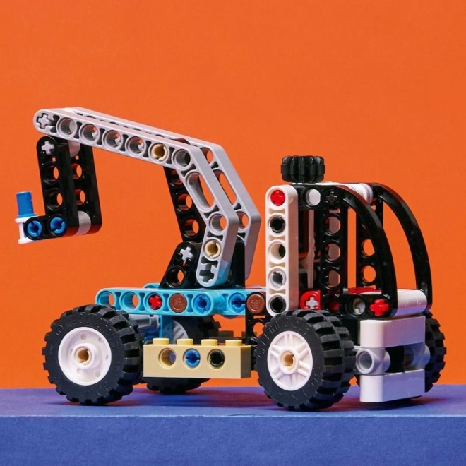 LEGO Technic Teleskopický manipulátor