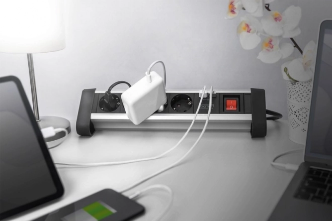 Kancelářská napájecí lišta 45° 4 zásuvky, 2x USB (5V/2A) s možností otáčení o 290° hliník HQ