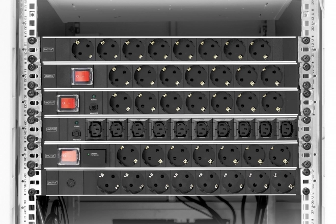 PDU 19" rack, 7x zásuvka schuko, 2,0 m, 1x zástrčka unischuko, 16 A, zapnuto/vypnuto, ochrana proti přetížení, hliníkový profil