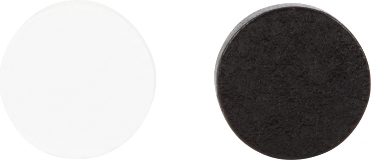 42 kvalitních dřevěných žetonů