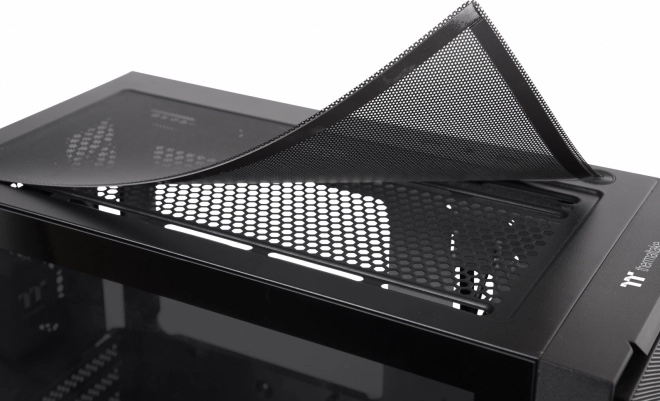 Počítačová skříň Thermaltake Versa XM1 s tvrzeným sklem a USB 3.0