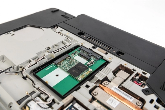Adaptér SATA/HDD 2,5" M.2 /mSATA SATA 3,6 Gbit/s, zápis až 520 MB/s Hliníkový