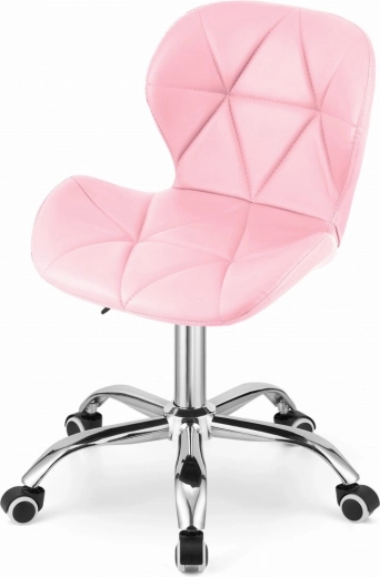 Široké opěradlo pro celodenní pohodlí