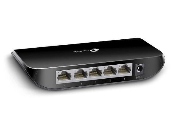 5x Gigabitový Ethernet