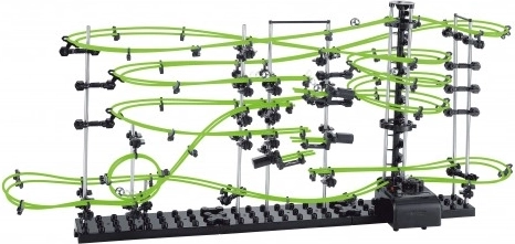 13,5 metru možností pro smyčky a zatáčky