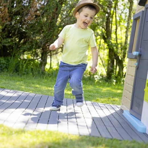 Čistý a stabilní povrch pro hru