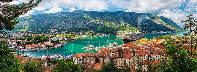 Podmanivý výhled na Kotor