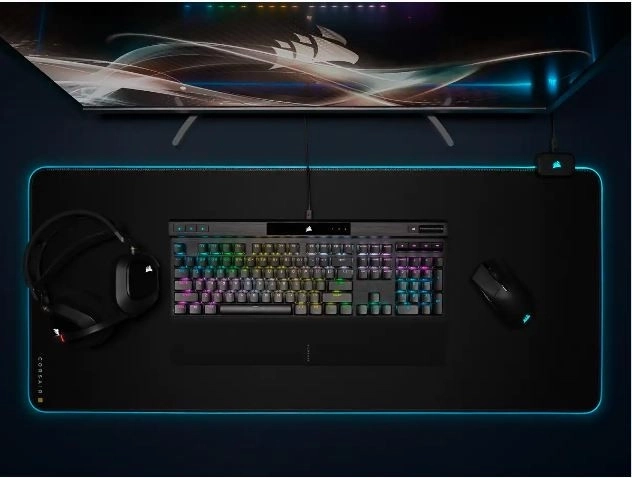 mechanická klávesnice Corsair K70 RGB Pro s PBT Keycaps