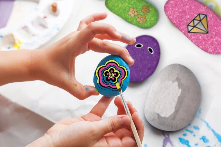 Hladké kameny a přesné nástroje