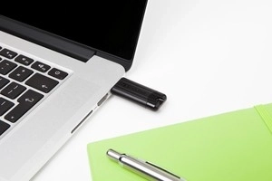 Disk PinStripe USB 3.0 128GB černý