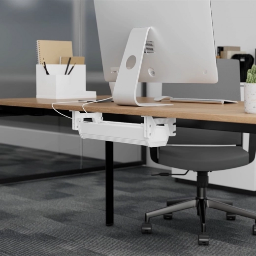 Pořádek a bezpečí pod stolem