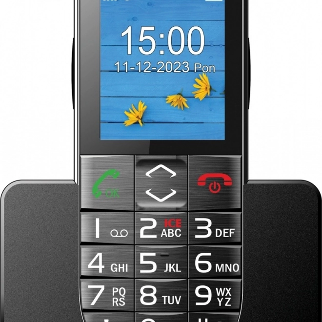 Mobilní telefon Maxcom s jednoduchým ovládáním a SOS funkcí