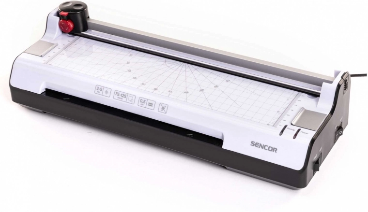 Přehledná pracovní plocha s měřítky