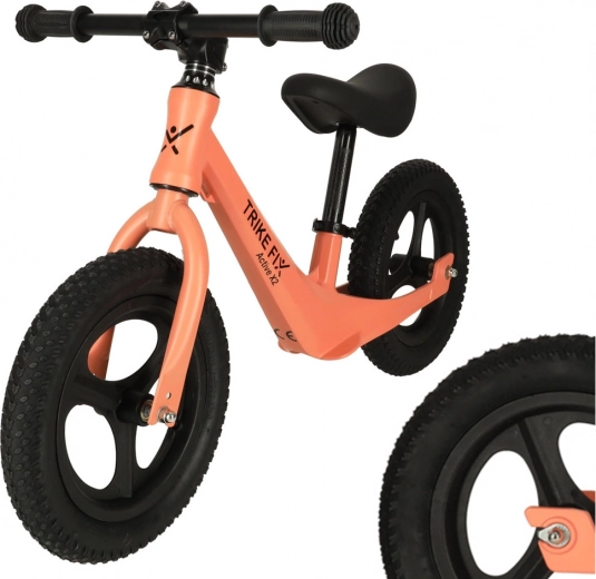 Lehký ocelový rám a pohodlná kola