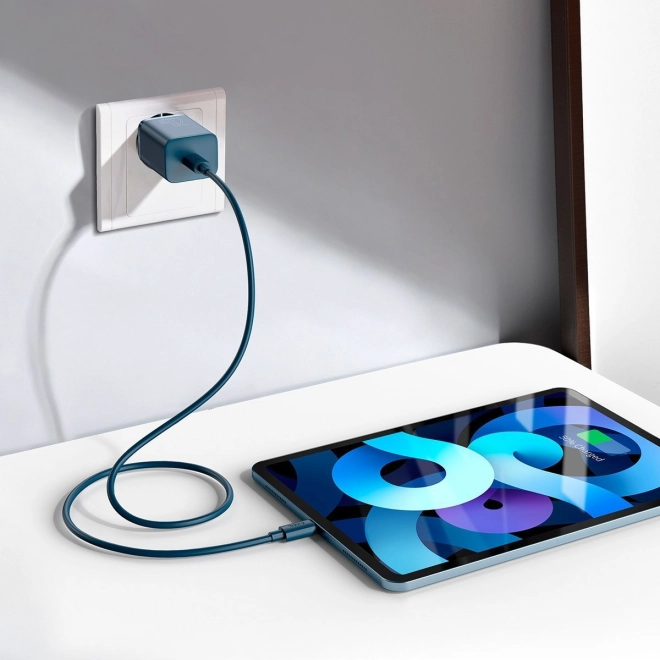 Kompaktní na cesty + kabel v balení