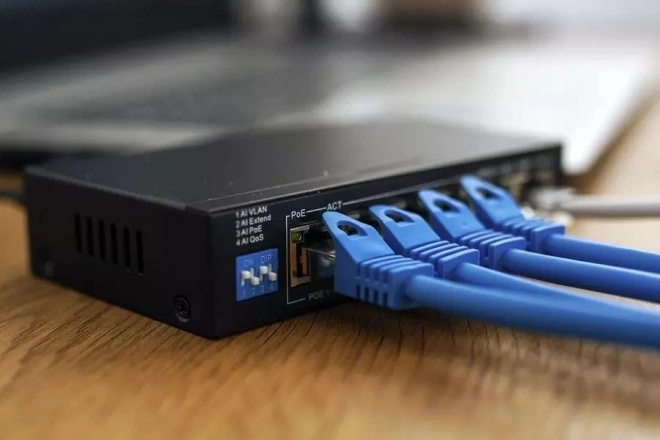 Switch Extralink Krios PoE s gigabitovými porty