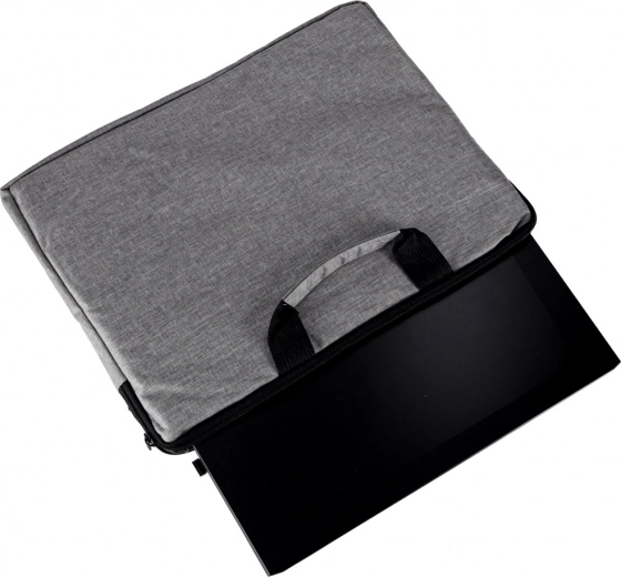 Praktická vnější kapsa