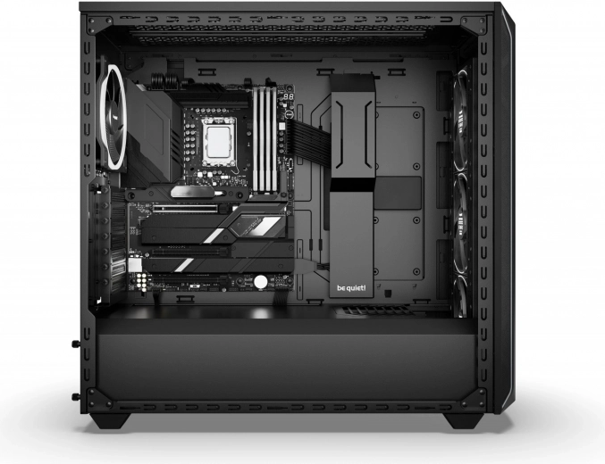 Prostor pro velké komponenty a snadná montáž