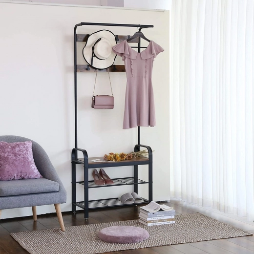 Stabilní kovová konstrukce v loft stylu