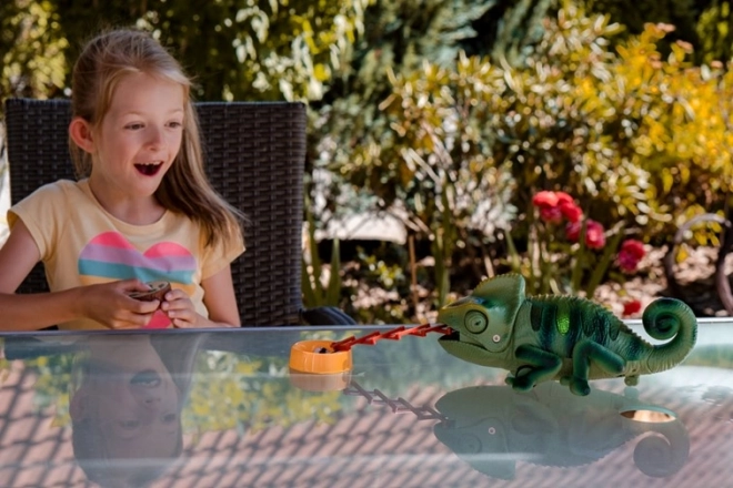 Úžasný chameleon na ovládání
