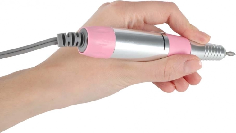 Ergonomická a lehká rukojeť