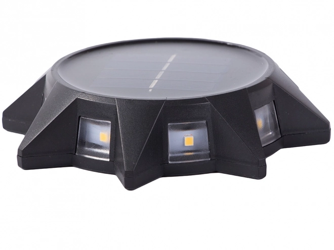 Zahradní solární lampa s automatickým zapínáním