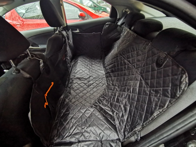 Voděodolný a protiskluzový materiál
